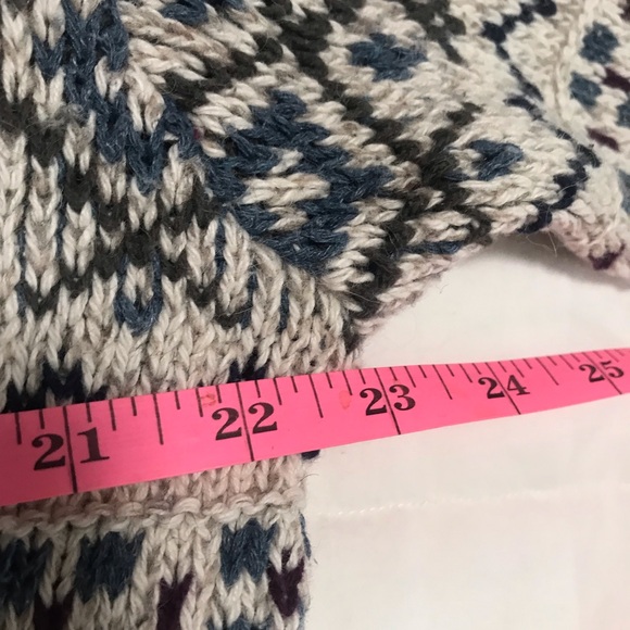 Ladies Sweater 🌹 - Picture 6 of 8